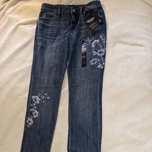 WOMEN'S NEW JEANS SIMPLY VERA WANG Skinny Mid Rise Size 2 Flower Embroidery Indi